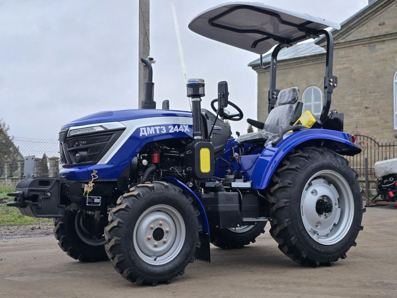 Мінітрактор ДМТЗ 244Х, 4х4, реверс, євронавіска, серга-єврофаркоп, козирок, вага 1680 кг