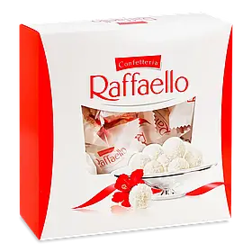 Цукерки Raffaello у кокосовій стружці з цілим мигдальним горіхом, 260г