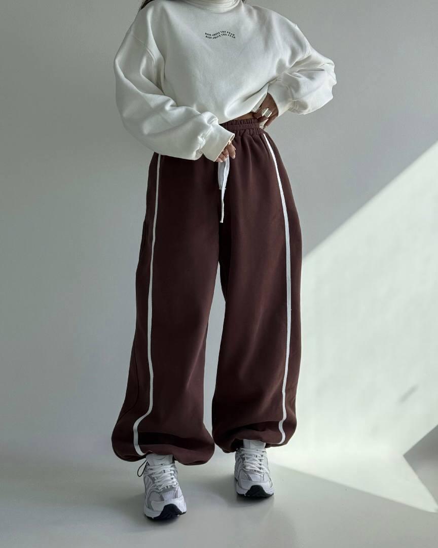 Широкі теплі штани на флісі з фіксаторами внизу "Трихнитка". Розміри: 42-48, фото 1