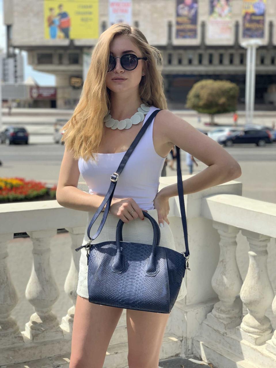 Сумочка зі шкіри пітона (30х30х15 см) синя