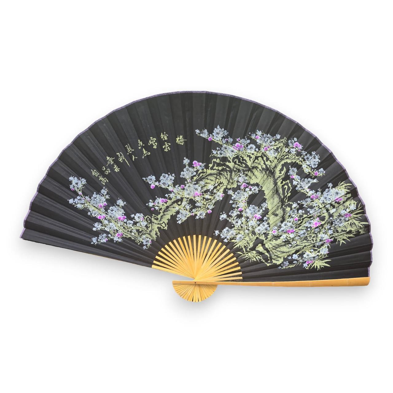 Віяло настінне "Сакура на чорному тлі" тканина (122х6х 211 см)