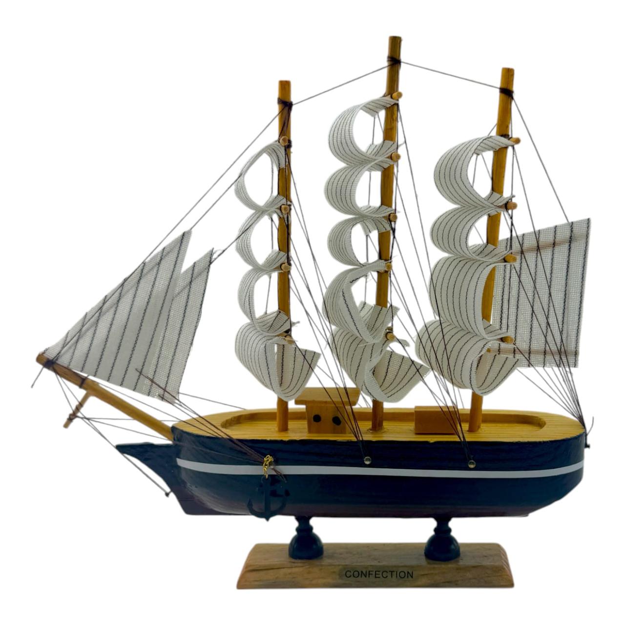Модель вітрильника на підставці (24)(24,5х24х6 см)