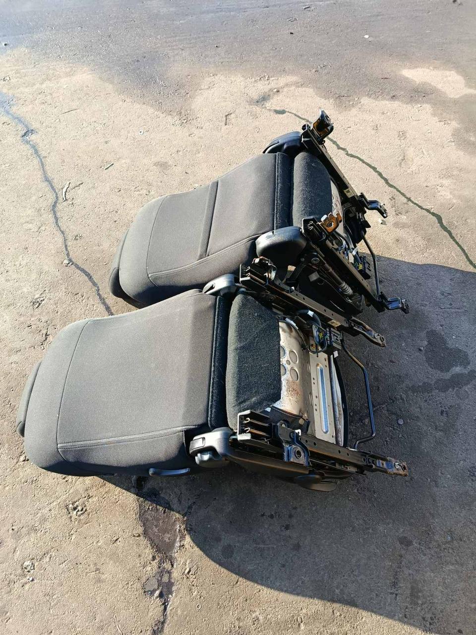 Вітаю зацікавлених на авто розборці Чемпіон !!!<br />
 Предметом оголошення є&nbsp;Сидіння Mazda 3 BK 03-09 Салон Мазда 3 Передні Задні<br />
 ціна за комплект<br />
 Фактичний стан на фото. Гарантія 14 днів на встановлення та перевірку<br />
 Висилаємо по всій Україні по передоплаті на транспортні витрати!<br />
 Наявність та асортимент на складі постійно змінюються.<br />
 Точні деталі уточняйте по телефону +380973363743 — фото 6