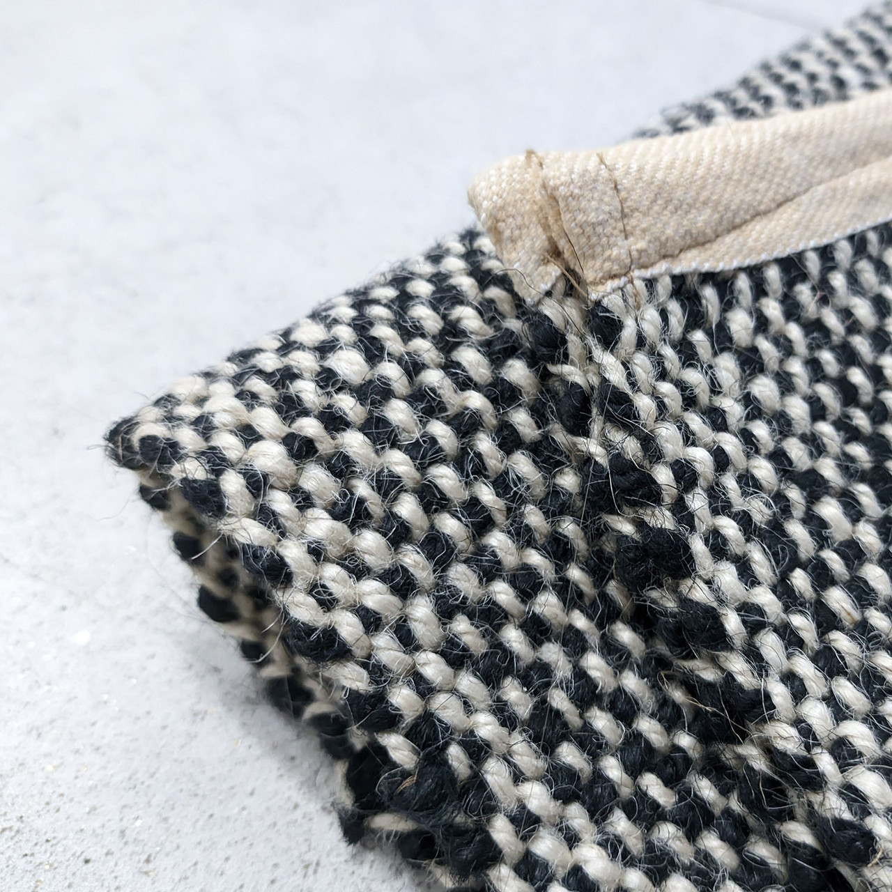 Килимок джутовий 90×47 см (чорно-білий колір)