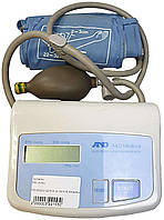 Тонометр Б/У A&D UA-602