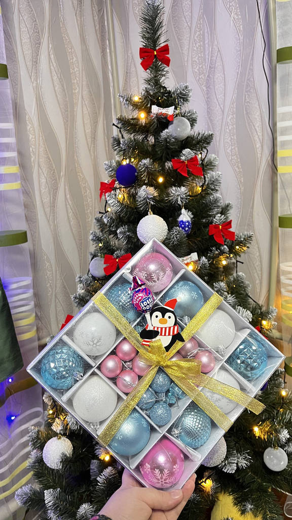 Новорічні іграшки. Новорічний набір прикрас для ялинки 44 шт. - фото покупців 2