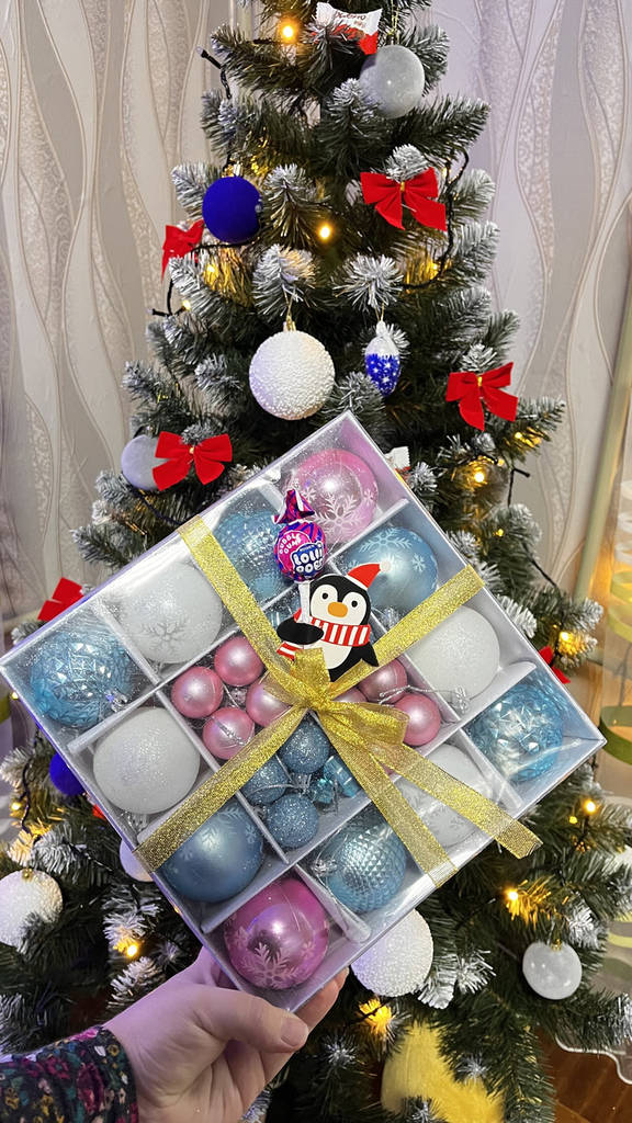 Новорічні іграшки. Новорічний набір прикрас для ялинки 44 шт. - фото покупців 3