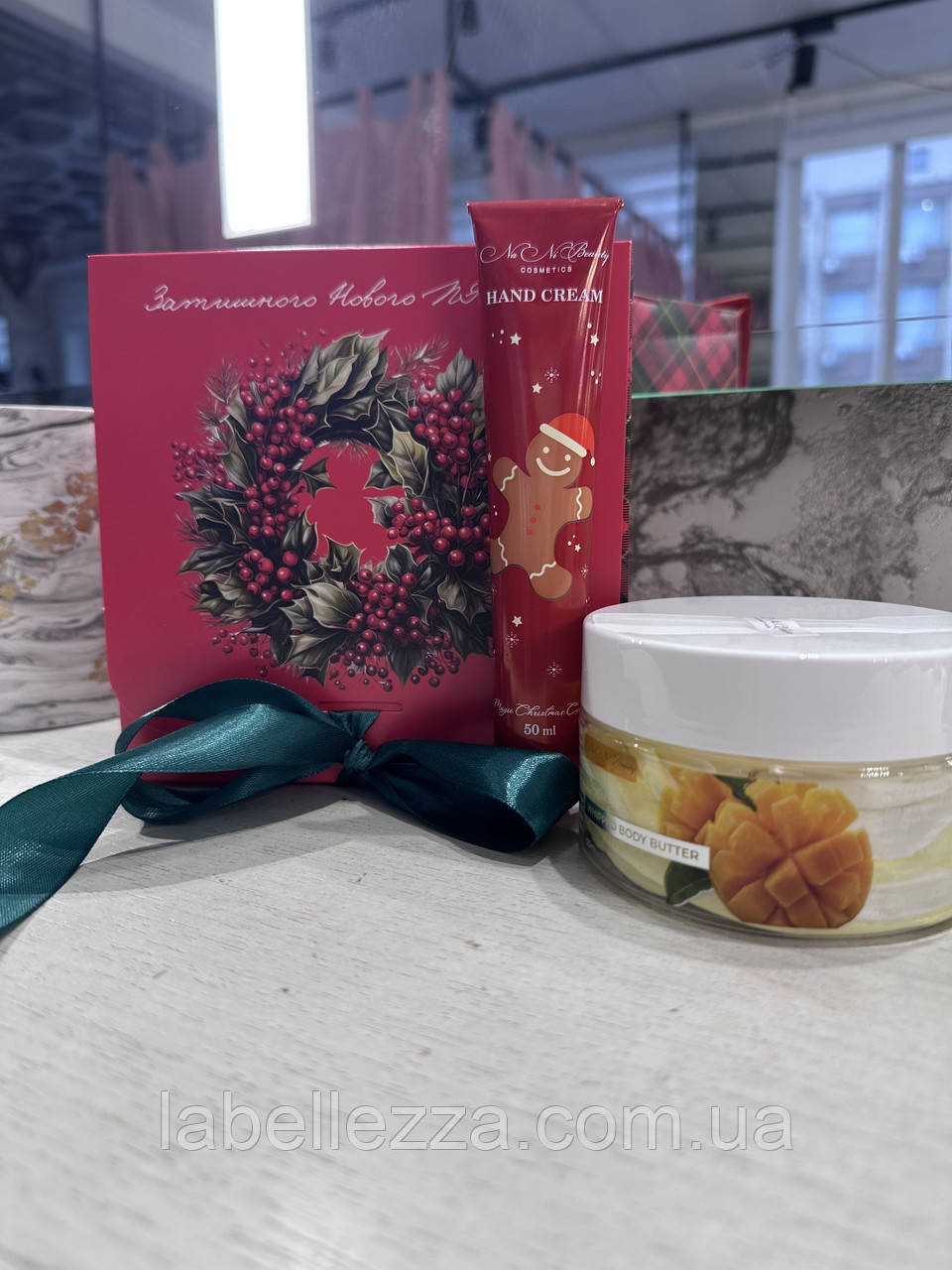 Набір в новорічному пакуванні Nani Beauty: крем для рук різдвяне печиво, баттер для тіла манго
