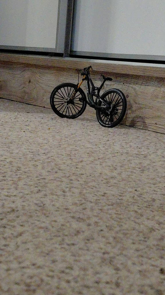 Модель Super МТБ колекційного двопідвісного велосипеда. Метал. Масштаб 1:8. - фото покупців 1