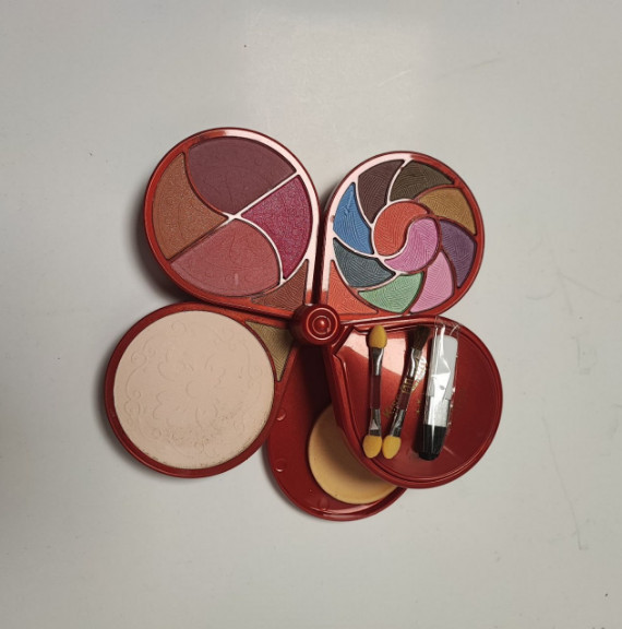 Палітра для макіяжу Kiss Beauty, фото 1