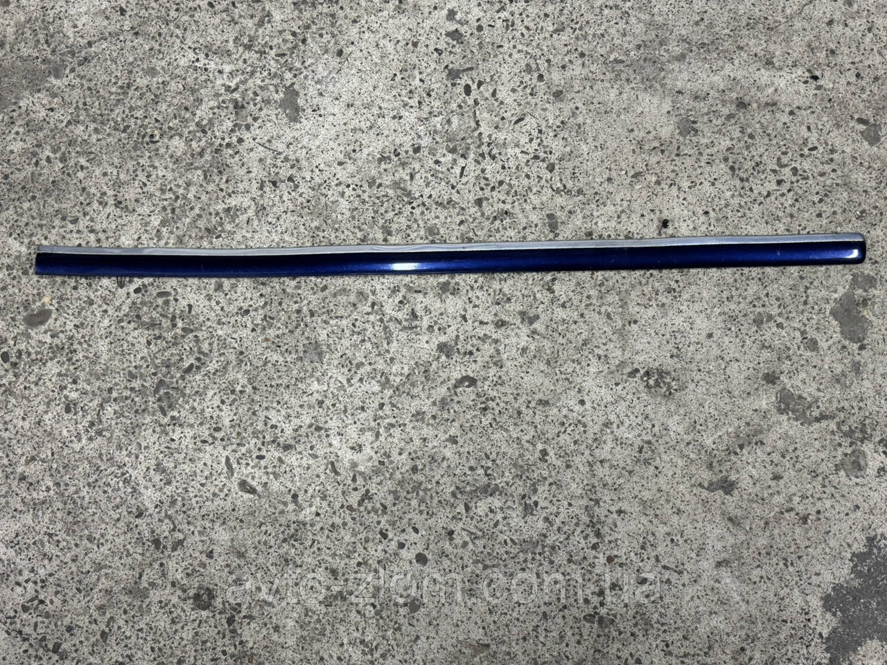 Молдинг передніх дверей Volkswagen Passat B5, Пасат Б5. Правий. Хром. 3B0853516C., фото 1