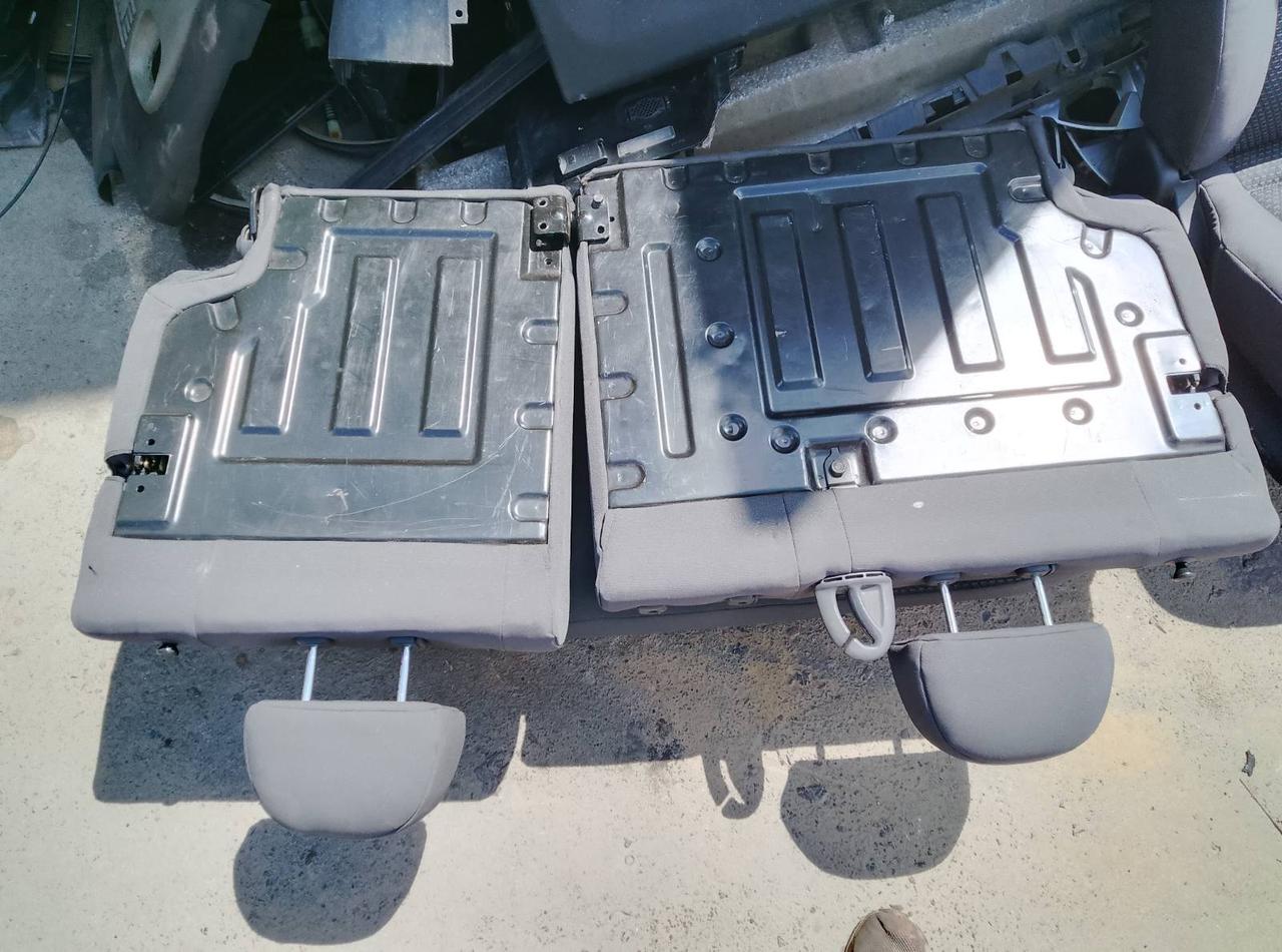 <p>Вітаю зацікавлених на авто розборці Чемпіон !!!<br />
 Предметом оголошення є&nbsp;Сидіння Chevrolet Aveo T200 Салон Шевроле Авео Т200 Передні Задні&nbsp;</p>
 
 <p>Ціна вказана за комплект<br />
 Фактичний стан на фото. Гарантія 14 днів на встановлення та перевірку<br />
 Висилаємо по всій Україні по передоплаті на транспортні витрати!<br />
 Наявність та асортимент на складі постійно змінюються.<br />
 Точні деталі уточняйте по телефону +380973363743</p> — фото 6