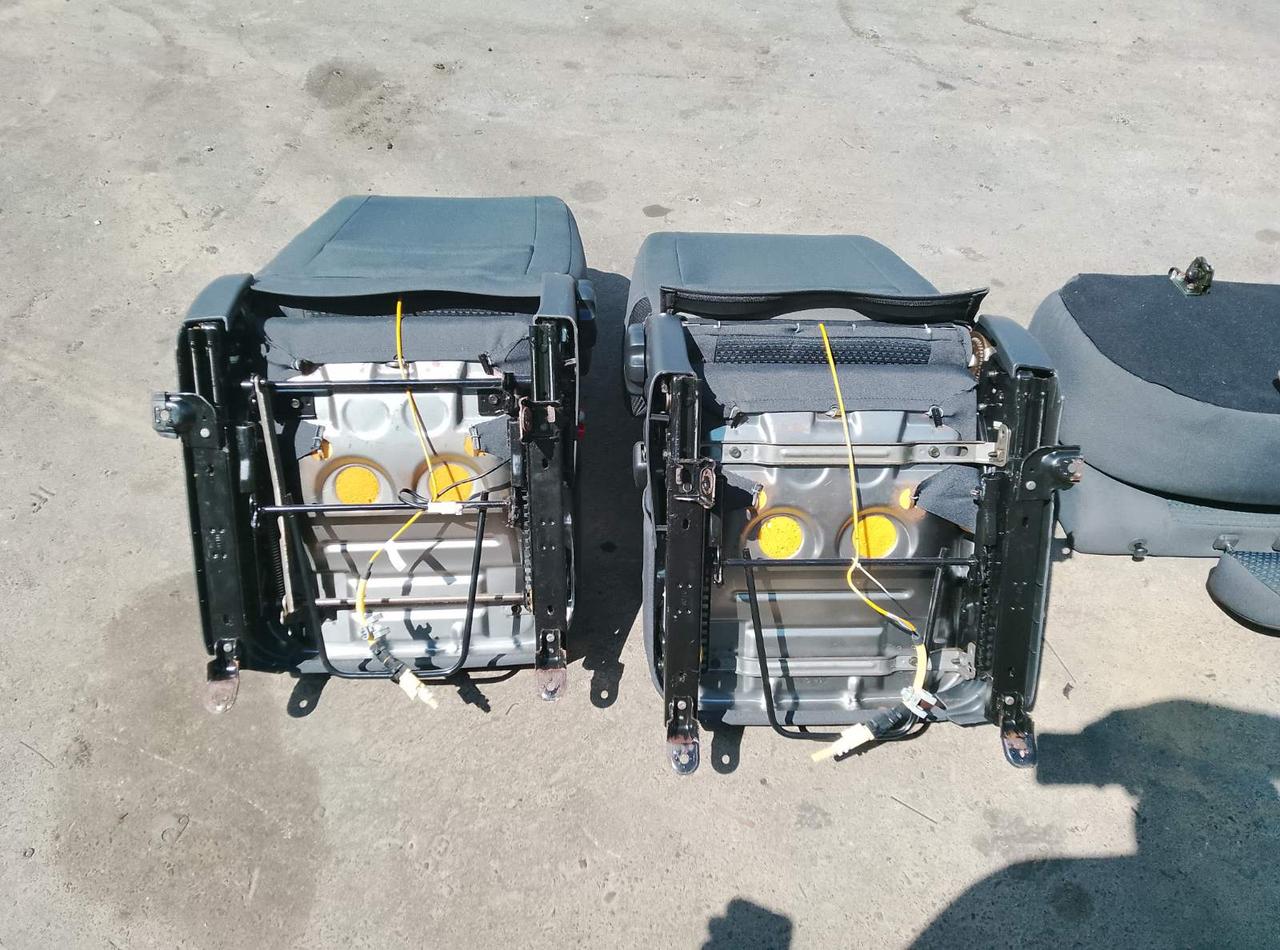 <p>Вітаю зацікавлених на авто розборці Чемпіон !!!<br />
 Предметом оголошення є&nbsp;Сидіння Chevrolet Aveo T200 Салон Шевроле Авео Т200 Передні Задні&nbsp;</p>
 
 <p>Ціна вказана за комплект<br />
 Фактичний стан на фото. Гарантія 14 днів на встановлення та перевірку<br />
 Висилаємо по всій Україні по передоплаті на транспортні витрати!<br />
 Наявність та асортимент на складі постійно змінюються.<br />
 Точні деталі уточняйте по телефону +380973363743</p> — фото 5