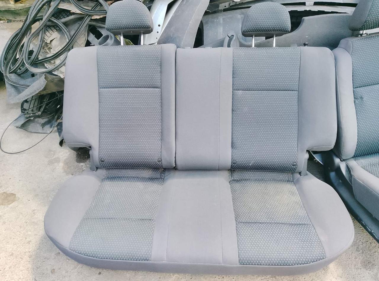 <p>Вітаю зацікавлених на авто розборці Чемпіон !!!<br />
 Предметом оголошення є&nbsp;Сидіння Chevrolet Aveo T200 Салон Шевроле Авео Т200 Передні Задні&nbsp;</p>
 
 <p>Ціна вказана за комплект<br />
 Фактичний стан на фото. Гарантія 14 днів на встановлення та перевірку<br />
 Висилаємо по всій Україні по передоплаті на транспортні витрати!<br />
 Наявність та асортимент на складі постійно змінюються.<br />
 Точні деталі уточняйте по телефону +380973363743</p> — фото 2
