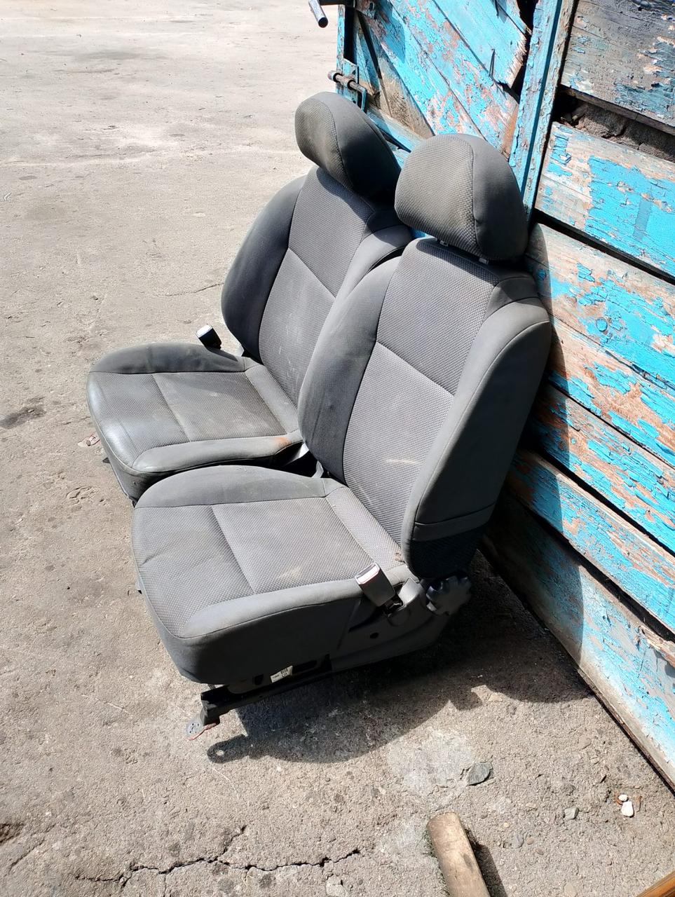 <p>Вітаю зацікавлених на авто розборці Чемпіон !!!<br />
 Предметом оголошення є&nbsp;Сидіння Chevrolet Aveo T250 Салон Шевроле Авео Т250 Передні Задні</p>
 
 <p>Ціна вказана за комплект<br />
 Фактичний стан на фото. Гарантія 14 днів на встановлення та перевірку<br />
 Висилаємо по всій Україні по передоплаті на транспортні витрати!<br />
 Наявність та асортимент на складі постійно змінюються.<br />
 Точні деталі уточняйте по телефону +380973363743</p> — фото 4