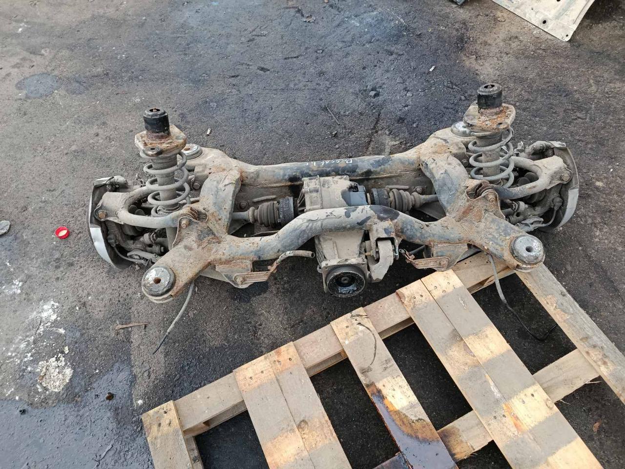 <p>Вітаю зацікавлених на авто розборці Чемпіон !!!<br />
 Предметом оголошення є&nbsp;Підрамник Задній Vw Passat B5 2.8 4x4 V6 Syncro</p>
 
 <p>Ціна вказана за комплект<br />
 Фактичний стан на фото. Гарантія 14 днів на встановлення та перевірку<br />
 Висилаємо по всій Україні по передоплаті на транспортні витрати!<br />
 Наявність та асортимент на складі постійно змінюються.<br />
 Точні деталі уточняйте по телефону +380973363743</p> — фото 1