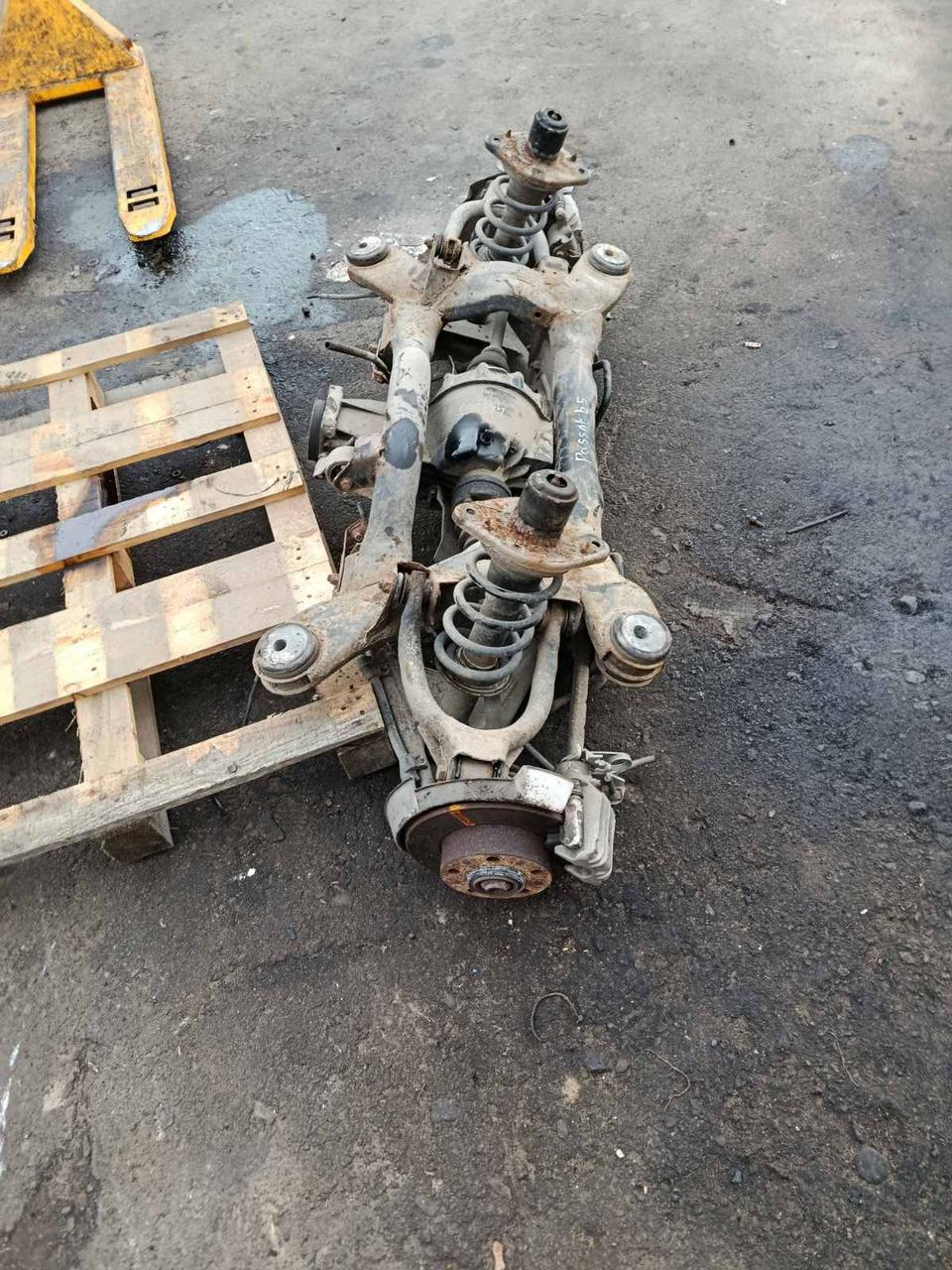 <p>Вітаю зацікавлених на авто розборці Чемпіон !!!<br />
 Предметом оголошення є&nbsp;Підрамник Задній Vw Passat B5 2.8 4x4 V6 Syncro</p>
 
 <p>Ціна вказана за комплект<br />
 Фактичний стан на фото. Гарантія 14 днів на встановлення та перевірку<br />
 Висилаємо по всій Україні по передоплаті на транспортні витрати!<br />
 Наявність та асортимент на складі постійно змінюються.<br />
 Точні деталі уточняйте по телефону +380973363743</p> — фото 6