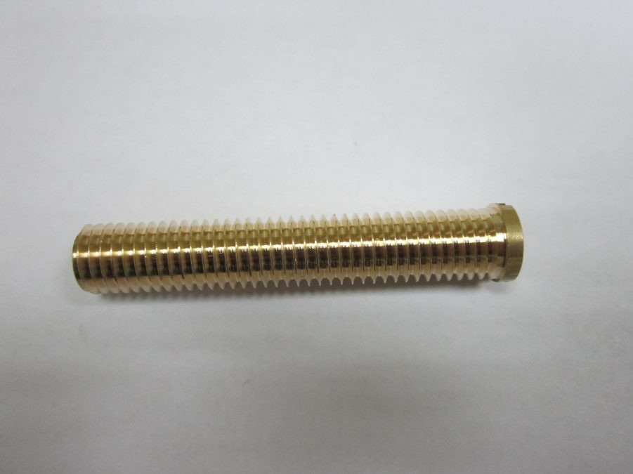 Болти, гвинти, втулки. Втулка латунна для євро вентиля (70 мм) Італія