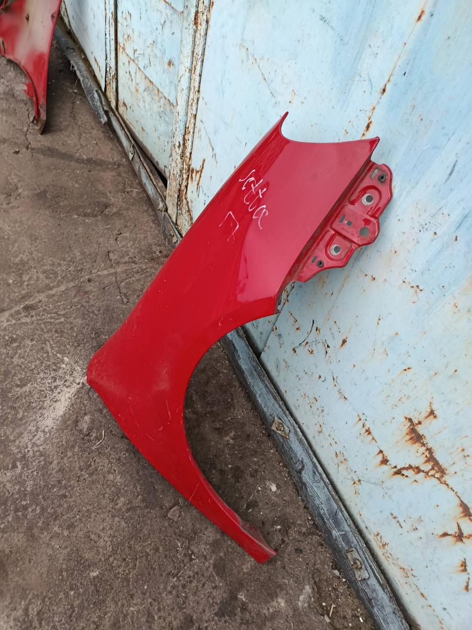 Вітаю зацікавлених на авто розборці Чемпіон !!!<br />
 Предметом оголошення є&nbsp;Крило Переднє Праве Vw Jetta LA3H Golf 5 Combi 1K5821022A<br />
 Фактичний стан на фото. Гарантія 14 днів на встановлення та перевірку<br />
 Висилаємо по всій Україні по передоплаті на транспортні витрати!<br />
 Наявність та асортимент на складі постійно змінюються.<br />
 Точні деталі уточняйте по телефону +380973363743 — фото 3