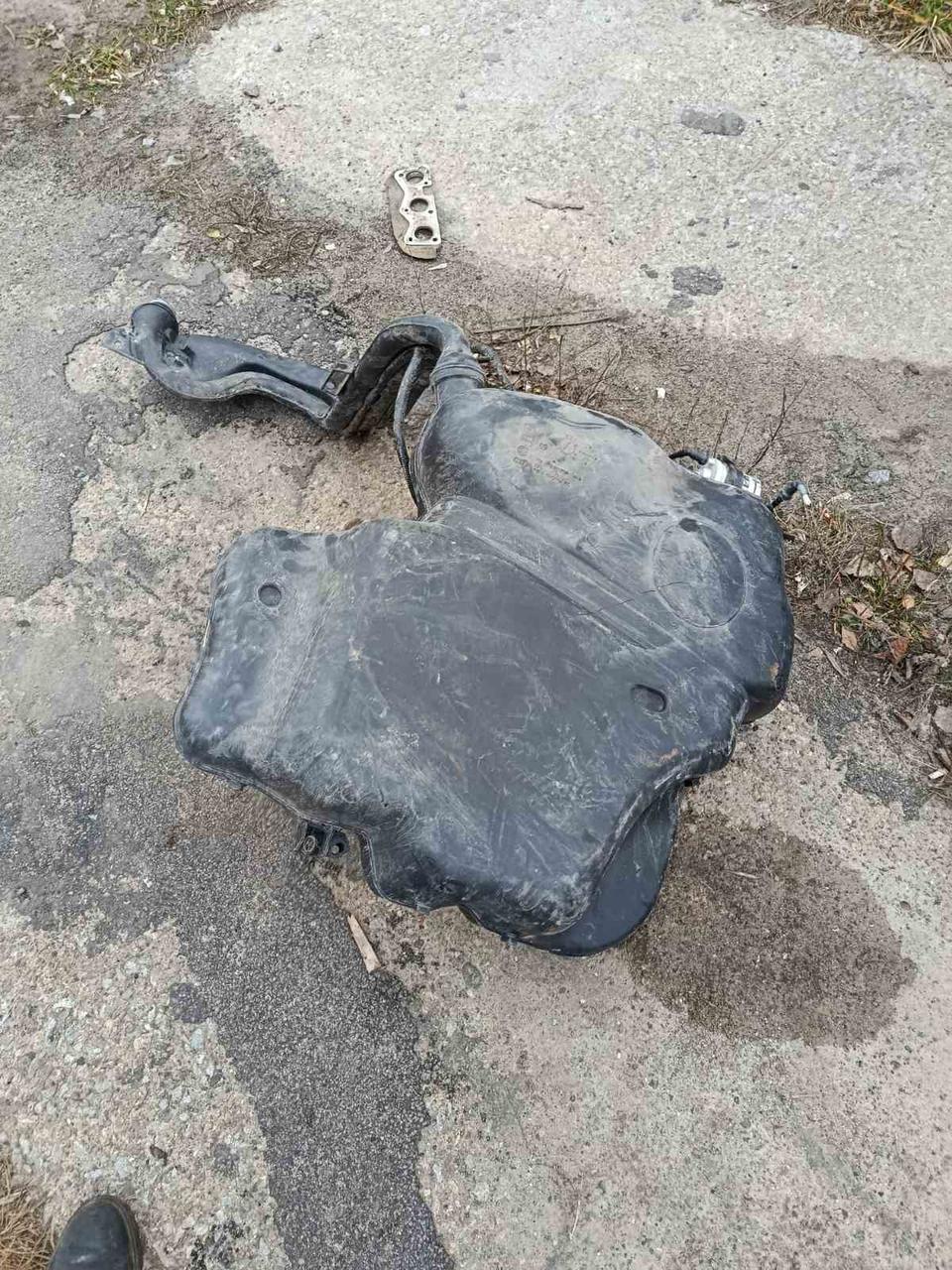 Вітаю зацікавлених на авто розборці Чемпіон !!!<br />
 Предметом оголошення є&nbsp;Бак Паливний Vw Golf 5 6 1.4 1.8 1K0201022JP Бензобак Audi a3<br />
 Фактичний стан на фото. Гарантія 14 днів на встановлення та перевірку<br />
 Висилаємо по всій Україні по передоплаті на транспортні витрати!<br />
 Наявність та асортимент на складі постійно змінюються.<br />
 Точні деталі уточняйте по телефону +380973363743 — фото 3