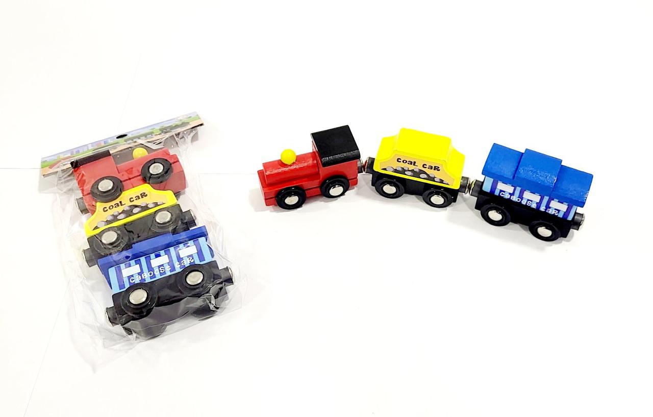 Дитячий дерев'яний поїзд на магнітах