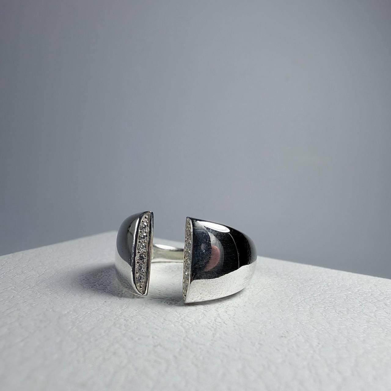 Срібна відкрита каблучка з прорізом "Камбоджа" - 925 проби, фіаніти, фото 1