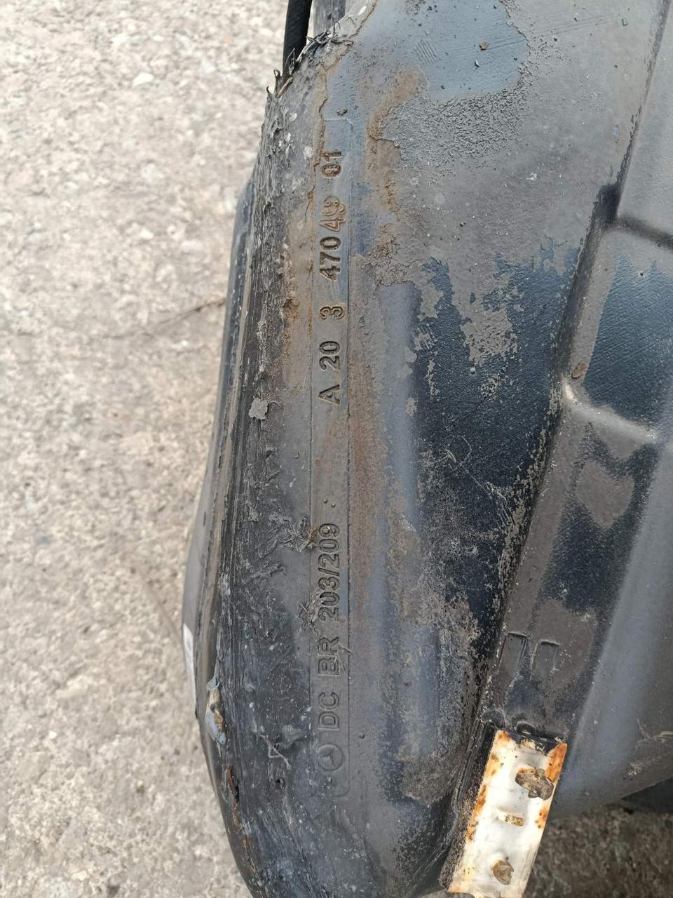 Вітаю зацікавлених на авто розборці Чемпіон !!!<br />
 Предметом оголошення є&nbsp;Бак Паливний Mercedes C Class W203 1.8 Бензобак A2034704901 0986580343&nbsp;<br />
 Фактичний стан на фото. Гарантія 14 днів на встановлення та перевірку<br />
 Висилаємо по всій Україні по передоплаті на транспортні витрати!<br />
 Наявність та асортимент на складі постійно змінюються.<br />
 Точні деталі уточняйте по телефону +380973363743 — фото 3