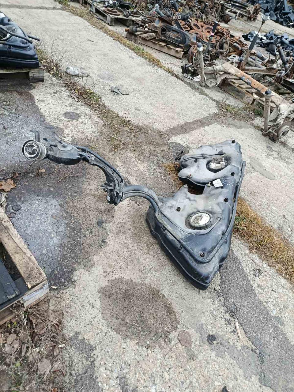 Вітаю зацікавлених на авто розборці Чемпіон !!!<br />
 Предметом оголошення є&nbsp;Бак Паливний Mercedes C Class W203 1.8 Бензобак A2034704901 0986580343&nbsp;<br />
 Фактичний стан на фото. Гарантія 14 днів на встановлення та перевірку<br />
 Висилаємо по всій Україні по передоплаті на транспортні витрати!<br />
 Наявність та асортимент на складі постійно змінюються.<br />
 Точні деталі уточняйте по телефону +380973363743 — фото 6