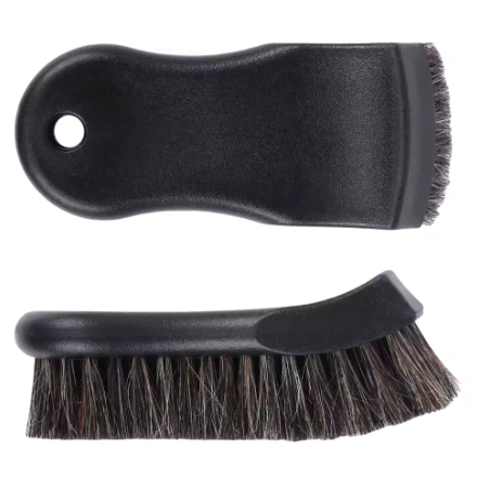 Щітка для чищення шкіри та текстилю