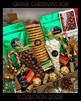 Подарунковий бокс на новорічні свята для кожного кава сиропи цукерки какао печиво парфумоване мило