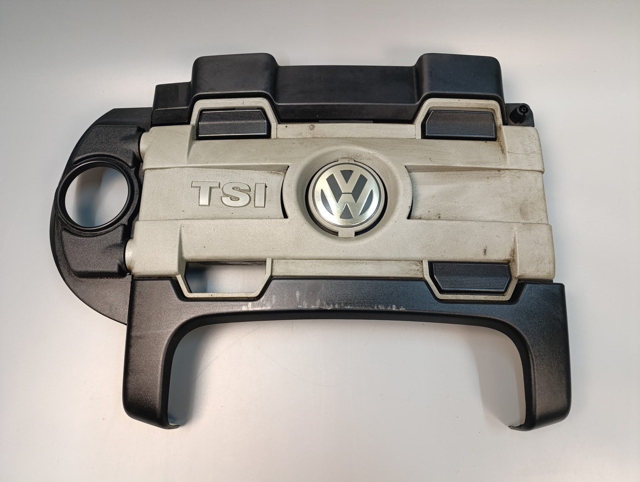 Volkswagen golf 5 1.4 tsi Кришка двигуна 03C103925J