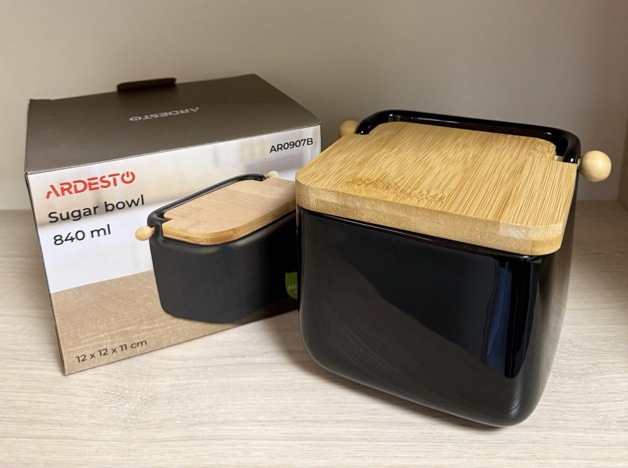 Цукорниця Ardesto Midori 12х12х11см, 840 мл, кераміка, бамбук, чорна (AR0907B)
