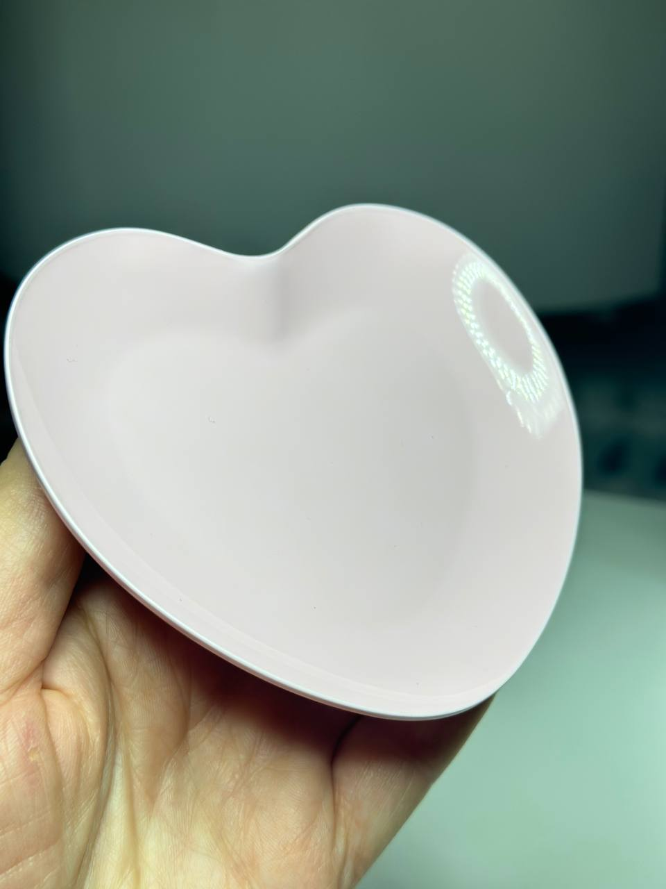 Лоток металевий манікюрний у формі серця рожевий