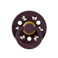 Пустушка BIBS Pacifier Colour Holiday Bow Latex Round (кругла) – Plum Ivory від 6 міс