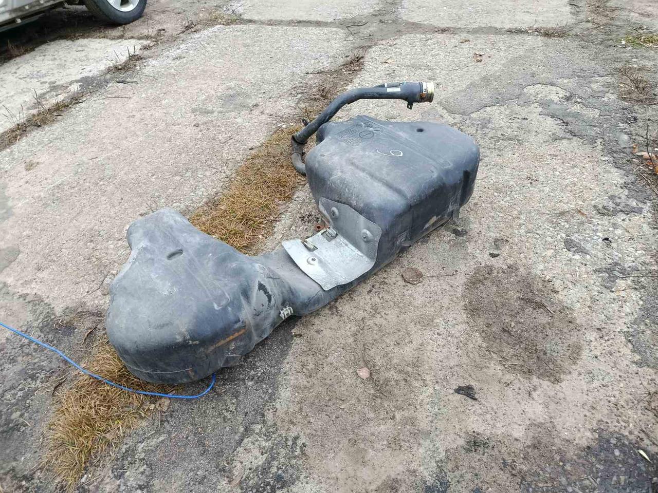 Вітаю зацікавлених на авто розборці Чемпіон !!!<br />
 Предметом оголошення є&nbsp;Бак Паливний Bmw E46 2.0 Бензобак 1184892&nbsp;<br />
 Фактичний стан на фото. Гарантія 14 днів на встановлення та перевірку<br />
 Висилаємо по всій Україні по передоплаті на транспортні витрати!<br />
 Наявність та асортимент на складі постійно змінюються.<br />
 Точні деталі уточняйте по телефону +380973363743 — фото 1