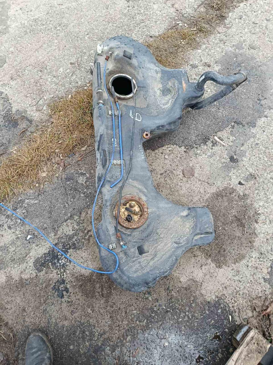 Вітаю зацікавлених на авто розборці Чемпіон !!!<br />
 Предметом оголошення є&nbsp;Бак Паливний Bmw E46 2.0 Бензобак 1184892&nbsp;<br />
 Фактичний стан на фото. Гарантія 14 днів на встановлення та перевірку<br />
 Висилаємо по всій Україні по передоплаті на транспортні витрати!<br />
 Наявність та асортимент на складі постійно змінюються.<br />
 Точні деталі уточняйте по телефону +380973363743 — фото 5