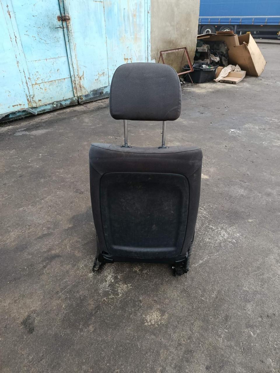 <p>Вітаю зацікавлених на авто розборці Чемпіон !!!<br />
 Предметом оголошення є&nbsp;Сидіння передні ліві Bmw e46<br />
 Фактичний стан на фото. Гарантія 14 днів на встановлення та перевірку<br />
 Висилаємо по всій Україні по передоплаті на транспортні витрати!<br />
 Наявність та асортимент на складі постійно змінюються.<br />
 Точні деталі уточняйте по телефону +380973363743</p> — фото 2