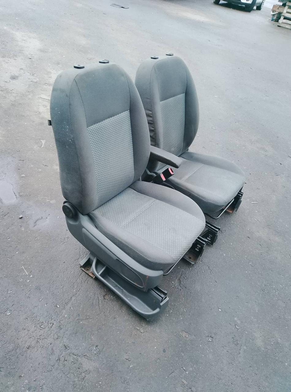 <p>Вітаю зацікавлених на авто розборці Чемпіон !!!<br />
 Предметом оголошення є&nbsp;Сидіння Ford Focus C-Max Салон Форд Фокус Ц Макс Передні Задні</p>
 
 <p>Ціна вказана за комплект<br />
 Фактичний стан на фото. Гарантія 14 днів на встановлення та перевірку<br />
 Висилаємо по всій Україні по передоплаті на транспортні витрати!<br />
 Наявність та асортимент на складі постійно змінюються.<br />
 Точні деталі уточняйте по телефону +380973363743</p> — фото 3