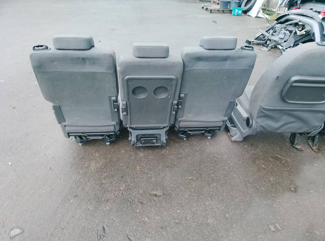 <p>Вітаю зацікавлених на авто розборці Чемпіон !!!<br />
 Предметом оголошення є&nbsp;Сидіння Ford Focus C-Max Салон Форд Фокус Ц Макс Передні Задні</p>
 
 <p>Ціна вказана за комплект<br />
 Фактичний стан на фото. Гарантія 14 днів на встановлення та перевірку<br />
 Висилаємо по всій Україні по передоплаті на транспортні витрати!<br />
 Наявність та асортимент на складі постійно змінюються.<br />
 Точні деталі уточняйте по телефону +380973363743</p> — фото 4