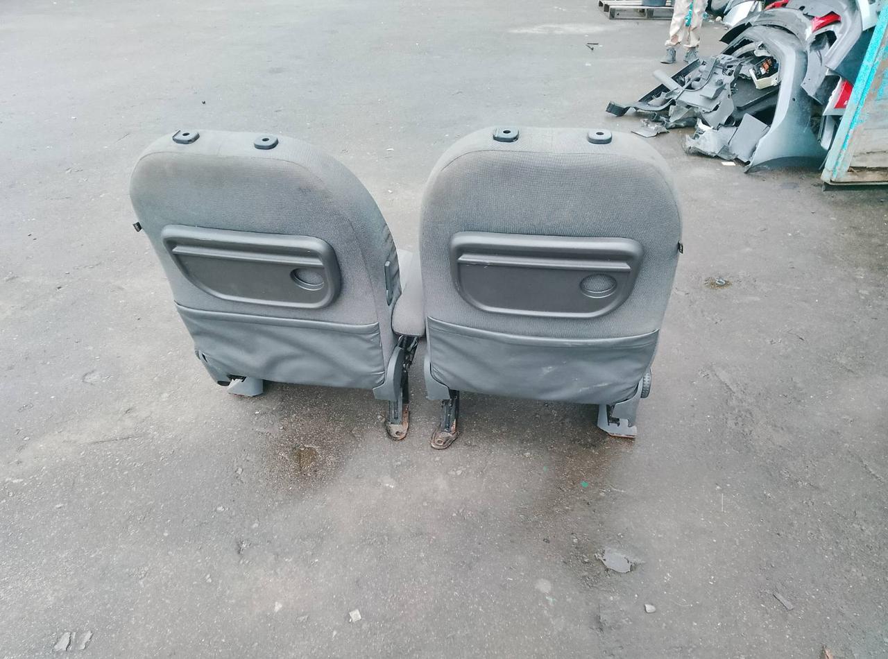 <p>Вітаю зацікавлених на авто розборці Чемпіон !!!<br />
 Предметом оголошення є&nbsp;Сидіння Ford Focus C-Max Салон Форд Фокус Ц Макс Передні Задні</p>
 
 <p>Ціна вказана за комплект<br />
 Фактичний стан на фото. Гарантія 14 днів на встановлення та перевірку<br />
 Висилаємо по всій Україні по передоплаті на транспортні витрати!<br />
 Наявність та асортимент на складі постійно змінюються.<br />
 Точні деталі уточняйте по телефону +380973363743</p> — фото 6