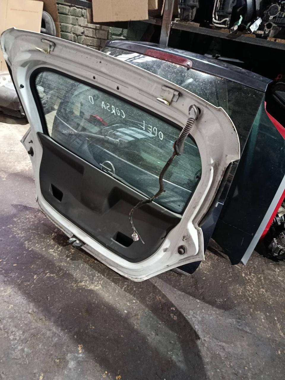 <p>Вітаю зацікавлених на авто розборці Чемпіон !!!<br />
 Предметом оголошення є&nbsp;Кришка Багажника Opel Corsa D 3d 93189490<br />
 Фактичний стан на фото. Гарантія 14 днів на встановлення та перевірку<br />
 Висилаємо по всій Україні по передоплаті на транспортні витрати!<br />
 Наявність та асортимент на складі постійно змінюються.<br />
 Точні деталі уточняйте по телефону +380973363743</p> — фото 3