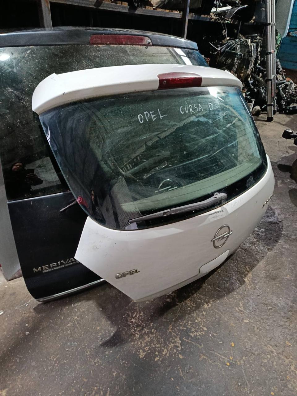 <p>Вітаю зацікавлених на авто розборці Чемпіон !!!<br />
 Предметом оголошення є&nbsp;Кришка Багажника Opel Corsa D 3d 93189490<br />
 Фактичний стан на фото. Гарантія 14 днів на встановлення та перевірку<br />
 Висилаємо по всій Україні по передоплаті на транспортні витрати!<br />
 Наявність та асортимент на складі постійно змінюються.<br />
 Точні деталі уточняйте по телефону +380973363743</p> — фото 4