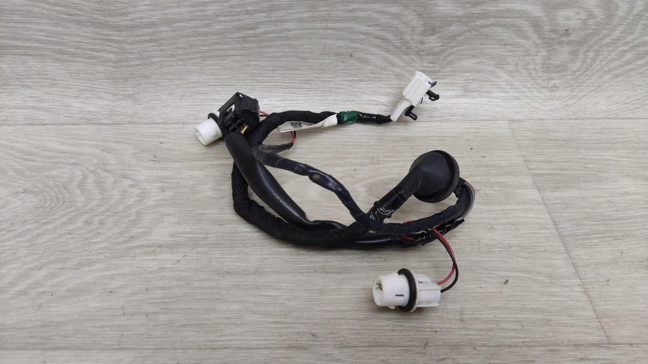 Фішка проводка камери підсвітки номера ляди кришки багажника Nissan Rogue Sport (2020-2022) 24084-6MA0B, фото 1