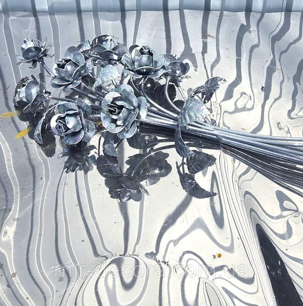 Букет кованих троянд великий з 10 шт. на цвинтарі, букет кольорових троянд на цвинтарі, декораціях та ін.