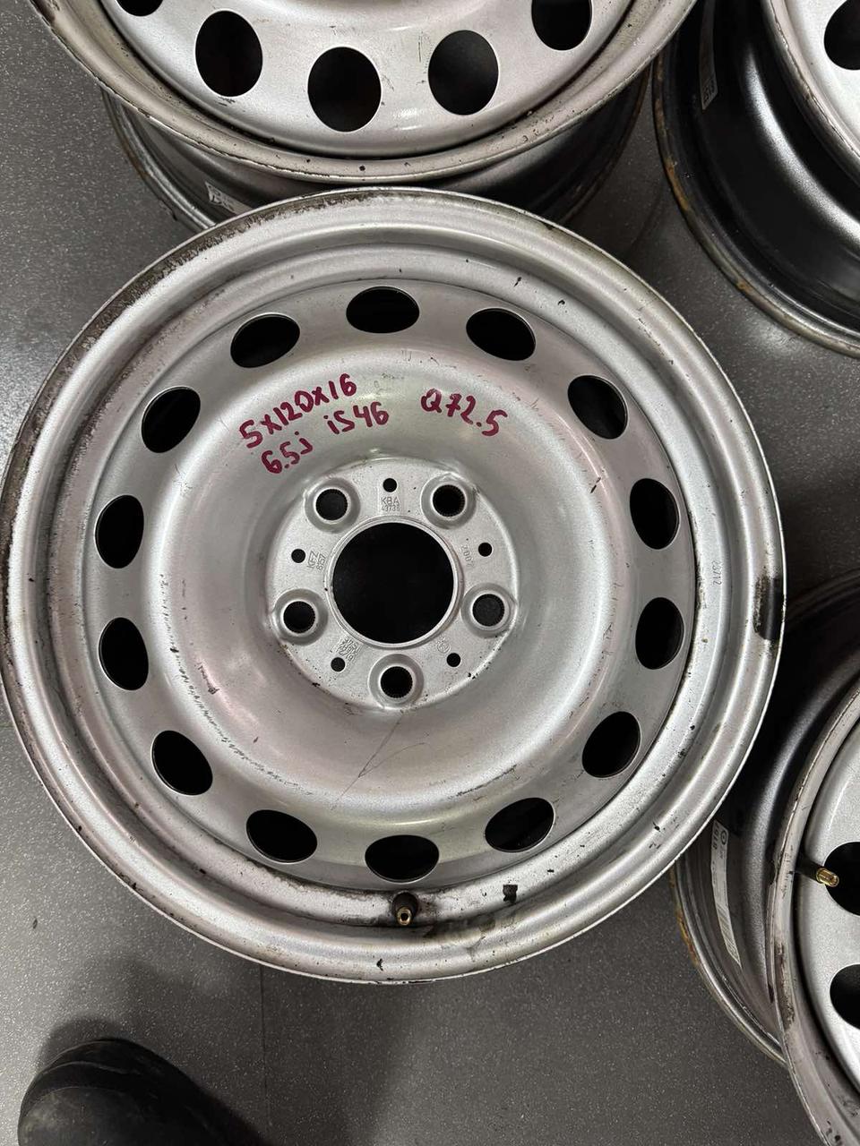 <p>Вітаю зацікавлених на авто розборці Чемпіон !!!<br />
 Предметом оголошення є металеві диски Bmw</p>
 
 <p>5 120 R16 6.5J Is46 Цо 72,5</p>
 
 <p>Ціна вказана за 1шт!<br />
 &nbsp;</p>
 
 <p>Детальні фото та інформація за телефоном<br />
 Відправка по усій Україні за передоплатою на транспортні витрати<br />
 Більш детальні фото надсилаємо на вайбер<br />
 Запрошуємо до перегляду інших оголошень</p> — фото 3