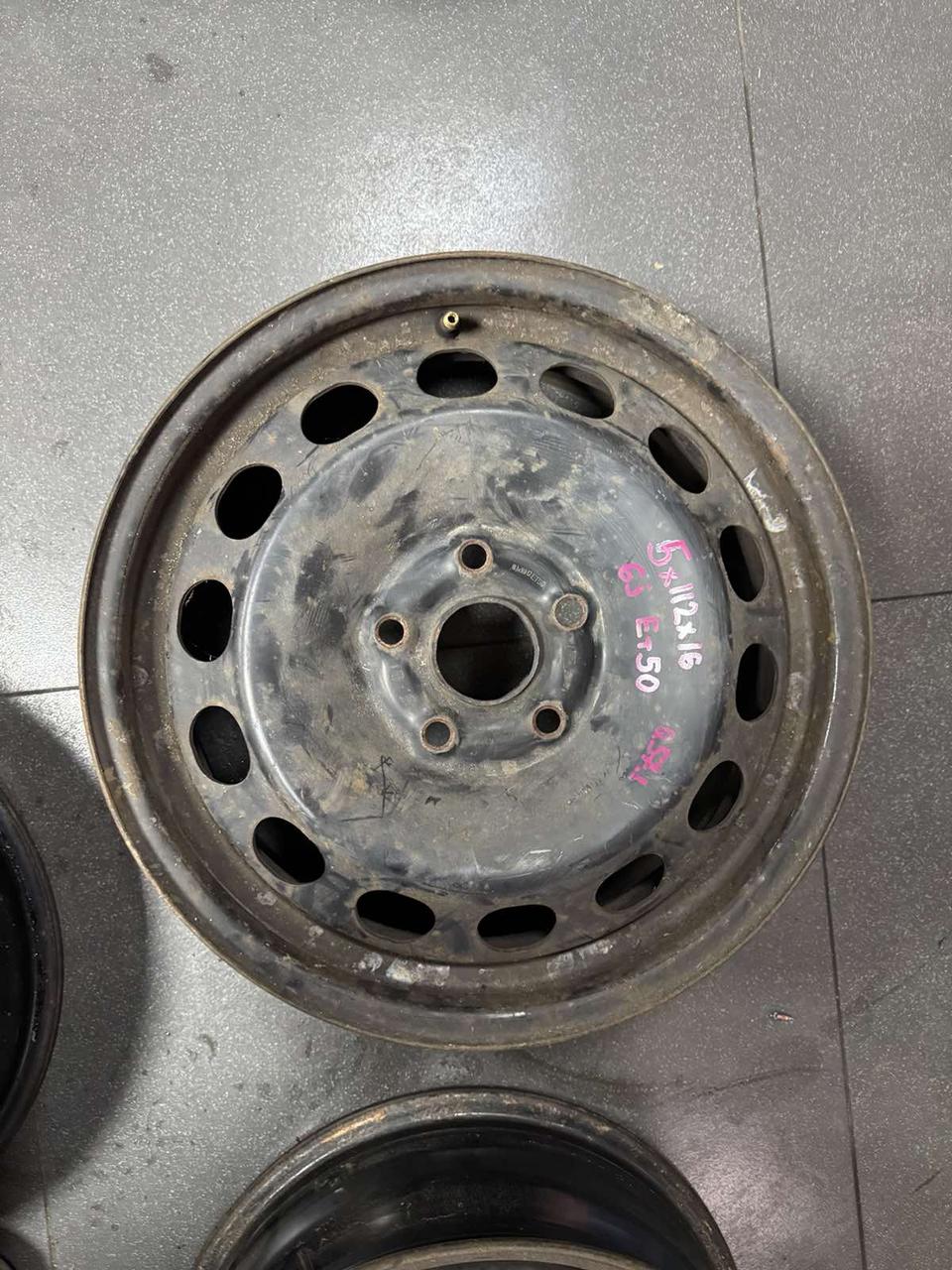 <p>Вітаю зацікавлених на авто розборці Чемпіон !!!<br />
 Предметом оголошення є металеві диски&nbsp;Диск Металевий 5 112 16 6J Et 50 Цо 57.1</p>
 
 <p>Ціна вказана за 1шт!<br />
 &nbsp;</p>
 
 <p>Детальні фото та інформація за телефоном<br />
 Відправка по усій Україні за передоплатою на транспортні витрати<br />
 Більш детальні фото надсилаємо на вайбер<br />
 Запрошуємо до перегляду інших оголошень</p> — фото 6