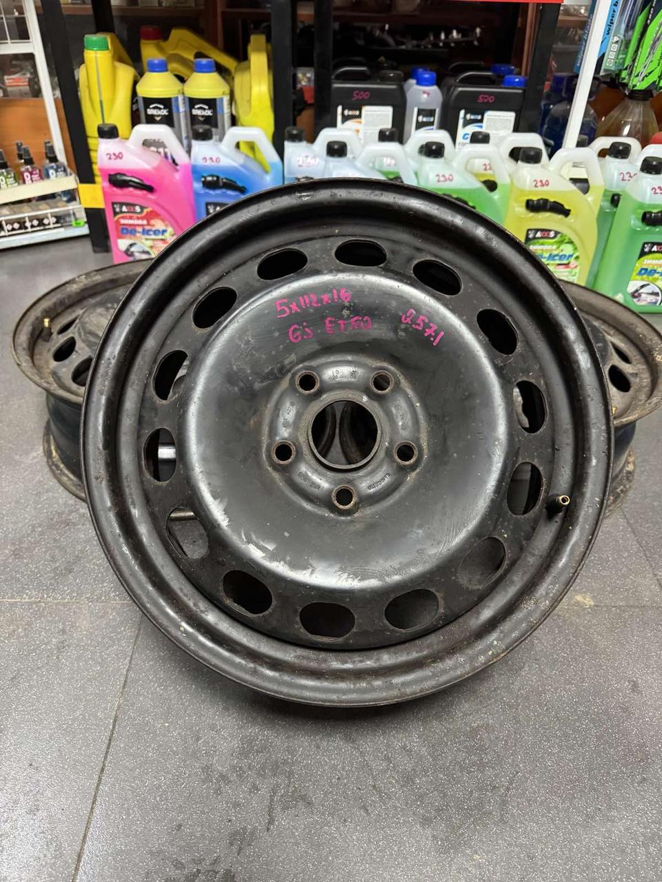 <p>Вітаю зацікавлених на авто розборці Чемпіон !!!<br />
 Предметом оголошення є металеві диски&nbsp;Диск Металевий 5 112 16 6J Et 50 Цо 57.1</p>
 
 <p>Ціна вказана за 1шт!<br />
 &nbsp;</p>
 
 <p>Детальні фото та інформація за телефоном<br />
 Відправка по усій Україні за передоплатою на транспортні витрати<br />
 Більш детальні фото надсилаємо на вайбер<br />
 Запрошуємо до перегляду інших оголошень</p> — фото 1