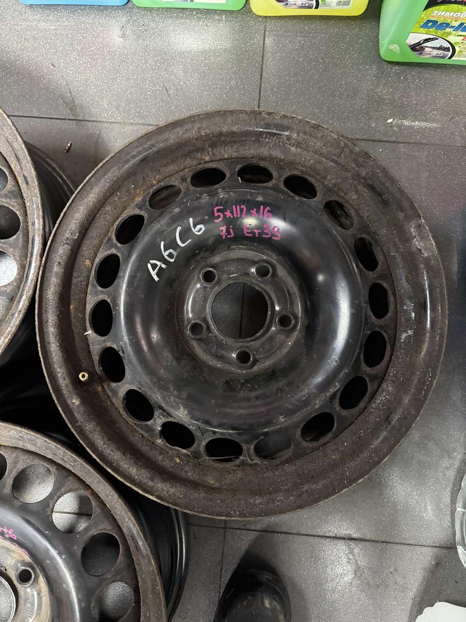 <p>Вітаю зацікавлених на авто розборці Чемпіон !!!<br />
 Предметом оголошення є Диск Металевий 5 112 R 16 7J Et39 Цо 66, Vw Audi Seat Skoda</p>
 
 <p>Ціна вказана за 1шт!<br />
 &nbsp;</p>
 
 <p>Детальні фото та інформація за телефоном<br />
 Відправка по усій Україні за передоплатою на транспортні витрати<br />
 Більш детальні фото надсилаємо на вайбер<br />
 Запрошуємо до перегляду інших оголошень</p> — фото 6