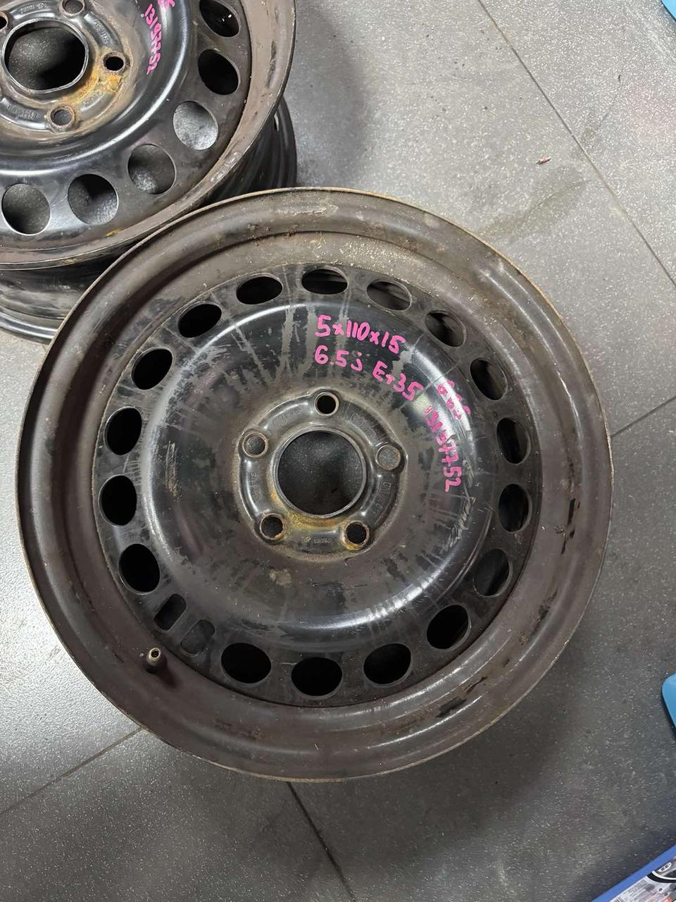 <p>Вітаю зацікавлених на авто розборці Чемпіон !!!<br />
 Предметом оголошення є Диск Металевий 5 110 R 15 6.5J Et35 Цо65</p>
 
 <p>Ціна вказана за 1шт!<br />
 &nbsp;</p>
 
 <p>Детальні фото та інформація за телефоном<br />
 Відправка по усій Україні за передоплатою на транспортні витрати<br />
 Більш детальні фото надсилаємо на вайбер<br />
 Запрошуємо до перегляду інших оголошень</p> — фото 2