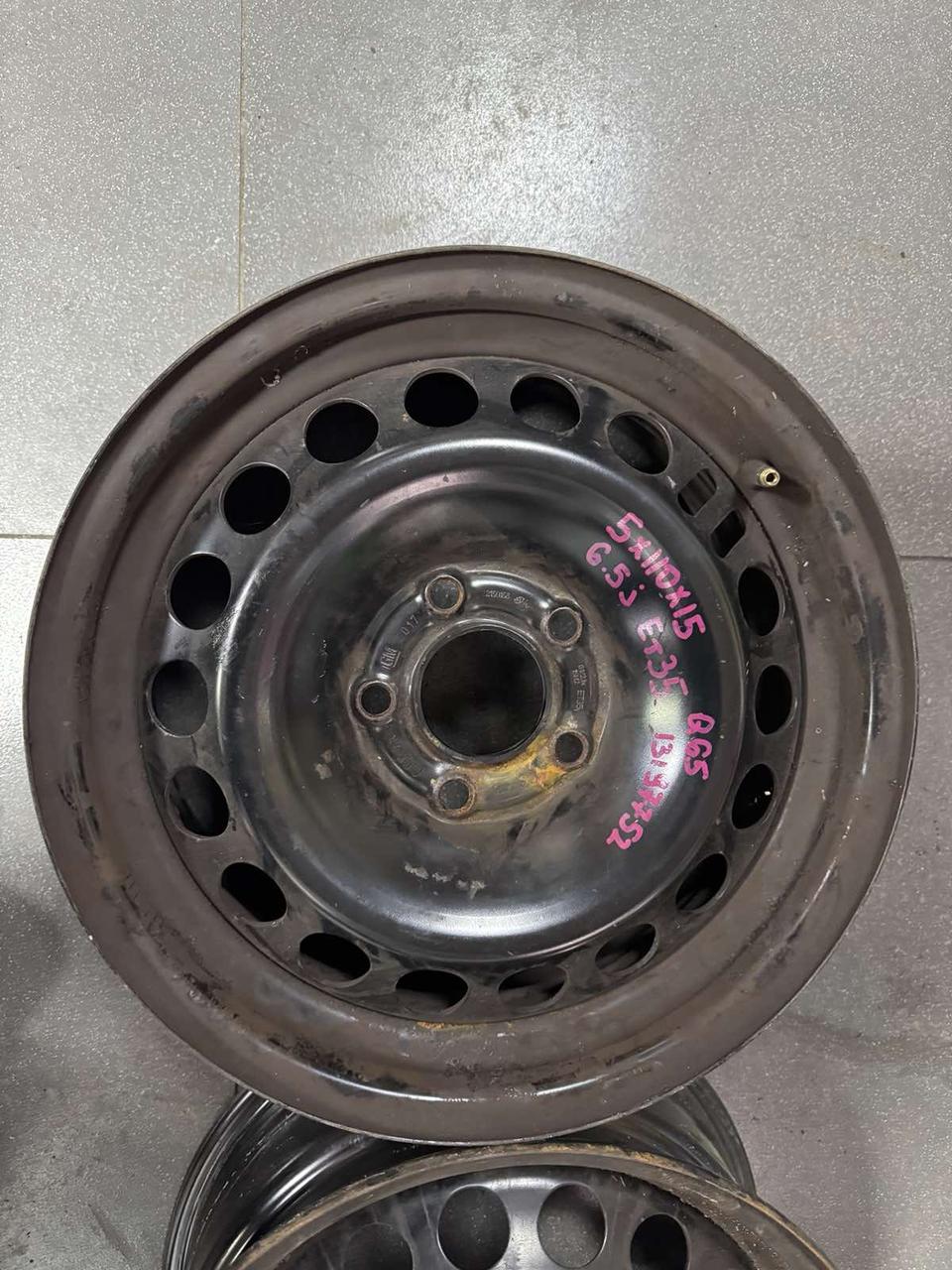 <p>Вітаю зацікавлених на авто розборці Чемпіон !!!<br />
 Предметом оголошення є Диск Металевий 5 110 R 15 6.5J Et35 Цо65</p>
 
 <p>Ціна вказана за 1шт!<br />
 &nbsp;</p>
 
 <p>Детальні фото та інформація за телефоном<br />
 Відправка по усій Україні за передоплатою на транспортні витрати<br />
 Більш детальні фото надсилаємо на вайбер<br />
 Запрошуємо до перегляду інших оголошень</p> — фото 6